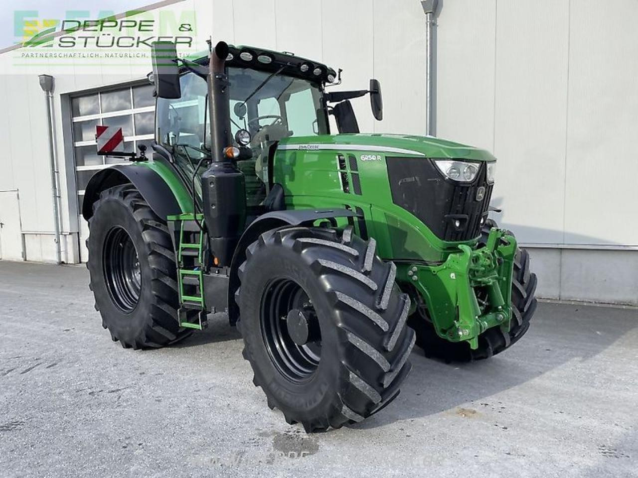 John Deere 6250r - Farm tractor: picture 4 John Deere 6250r - Farm tractor: picture 4