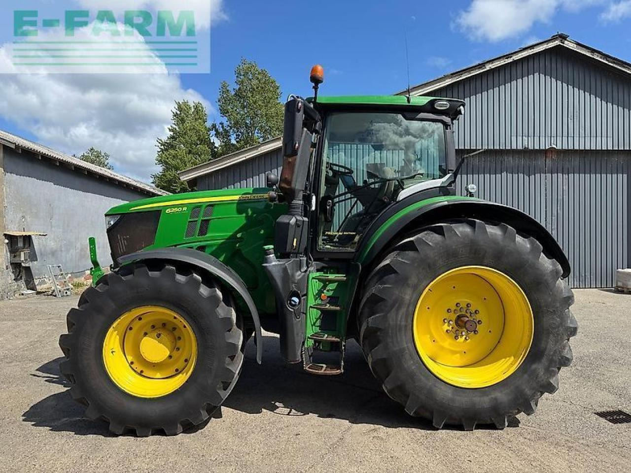 John Deere 6250r - Farm tractor: picture 2 John Deere 6250r - Farm tractor: picture 2