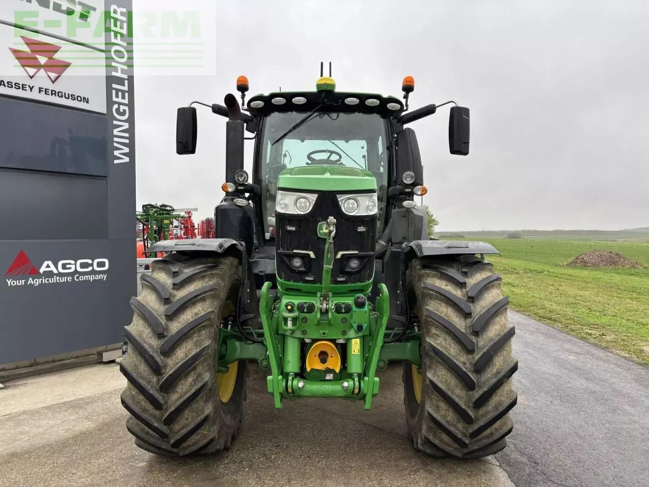 John Deere 6250r - Farm tractor: picture 3 John Deere 6250r - Farm tractor: picture 3