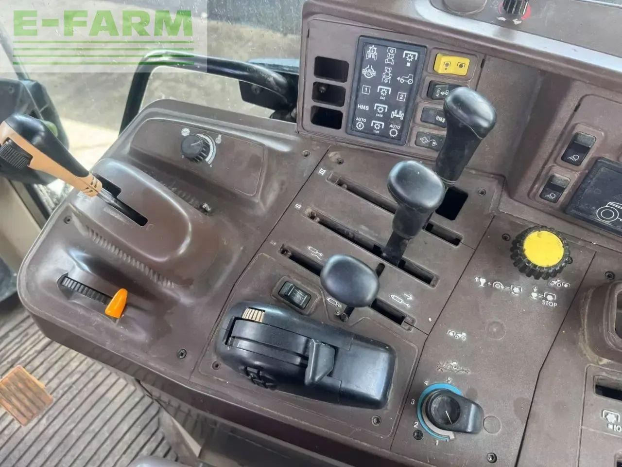 John Deere 6820 - Farm tractor: picture 3 John Deere 6820 - Farm tractor: picture 3
