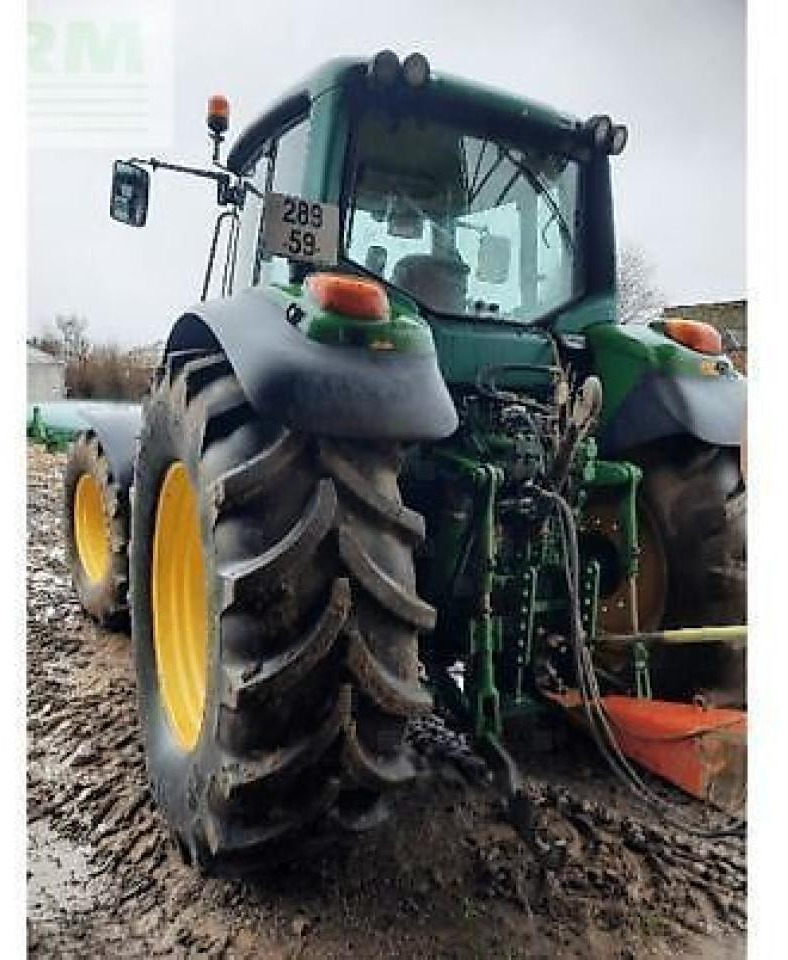John Deere 6820 - Farm tractor: picture 2 John Deere 6820 - Farm tractor: picture 2