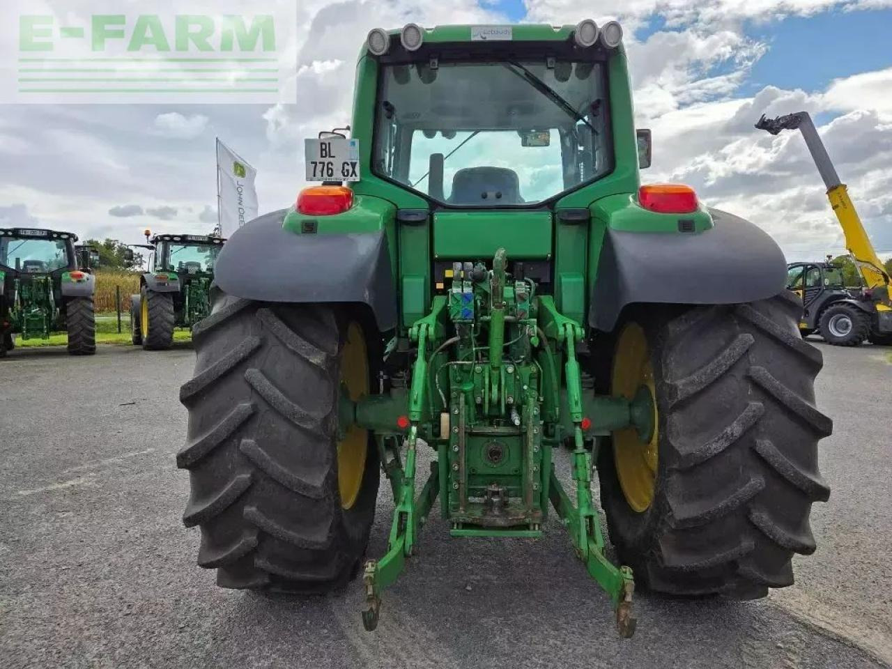 John Deere 6830 premium - Farm tractor: picture 3 John Deere 6830 premium - Farm tractor: picture 3