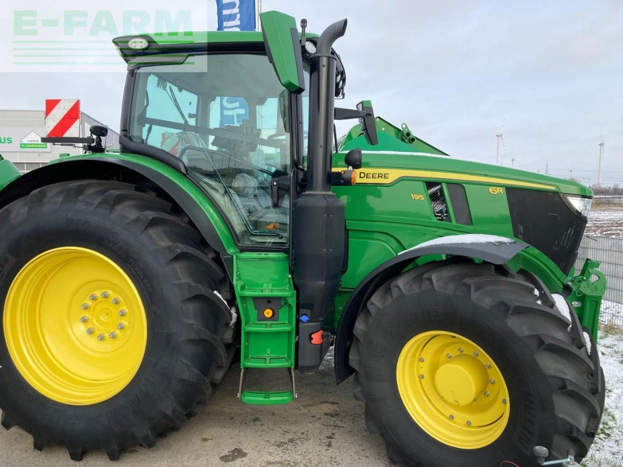 John Deere 6R 195 - Farm tractor: picture 5 John Deere 6R 195 - Farm tractor: picture 5