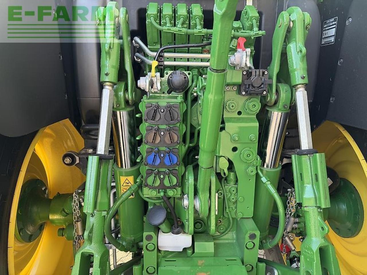 John Deere 6r 150 - Farm tractor: picture 4 John Deere 6r 150 - Farm tractor: picture 4