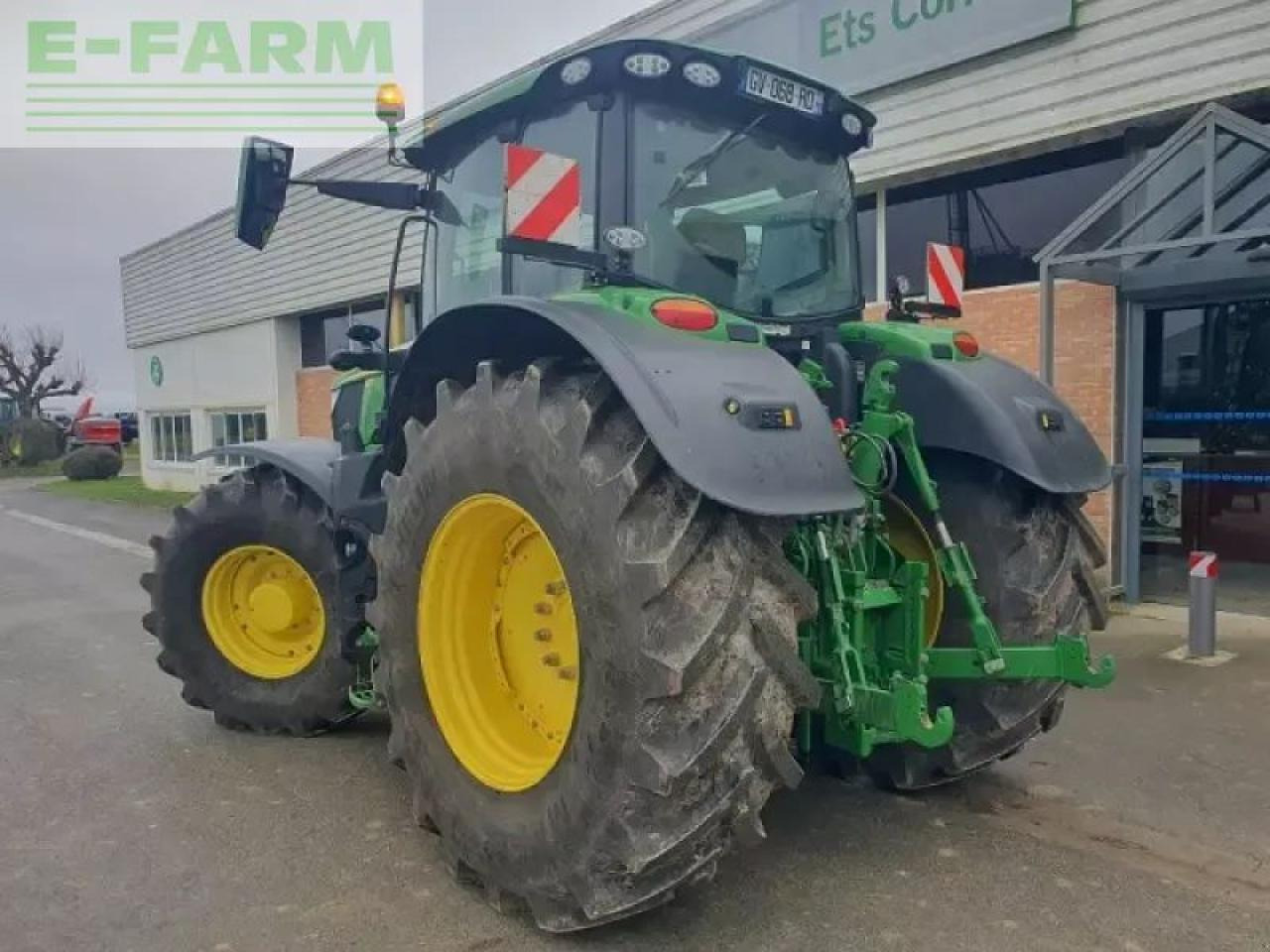 John Deere 6r 215 - Farm tractor: picture 4 John Deere 6r 215 - Farm tractor: picture 4