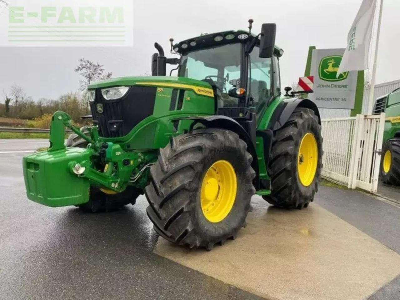 John Deere 6r 215 - Farm tractor: picture 1 John Deere 6r 215 - Farm tractor: picture 1