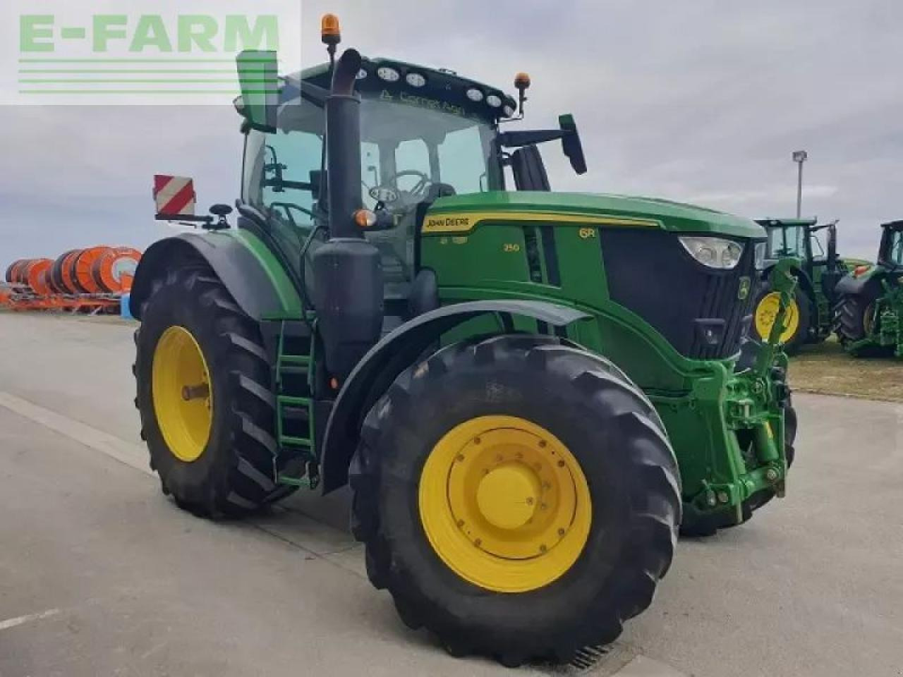 John Deere 6r 250 - Farm tractor: picture 2 John Deere 6r 250 - Farm tractor: picture 2