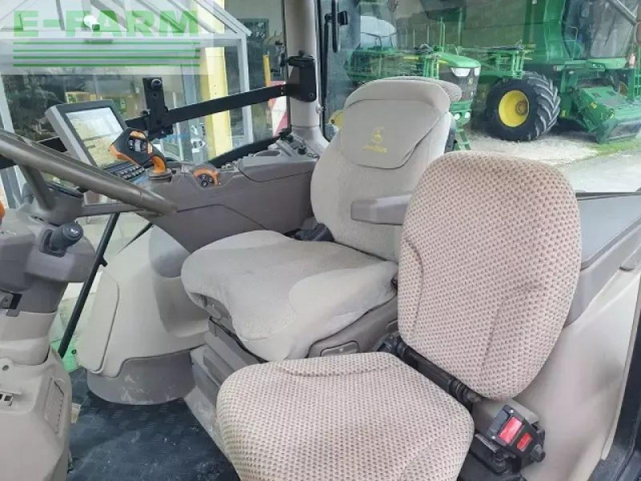 John Deere 6r 250 - Farm tractor: picture 5 John Deere 6r 250 - Farm tractor: picture 5
