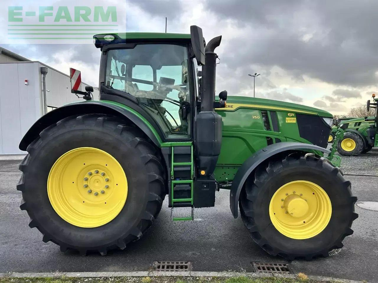 John Deere 6r 250 certified used - Farm tractor: picture 4 John Deere 6r 250 certified used - Farm tractor: picture 4