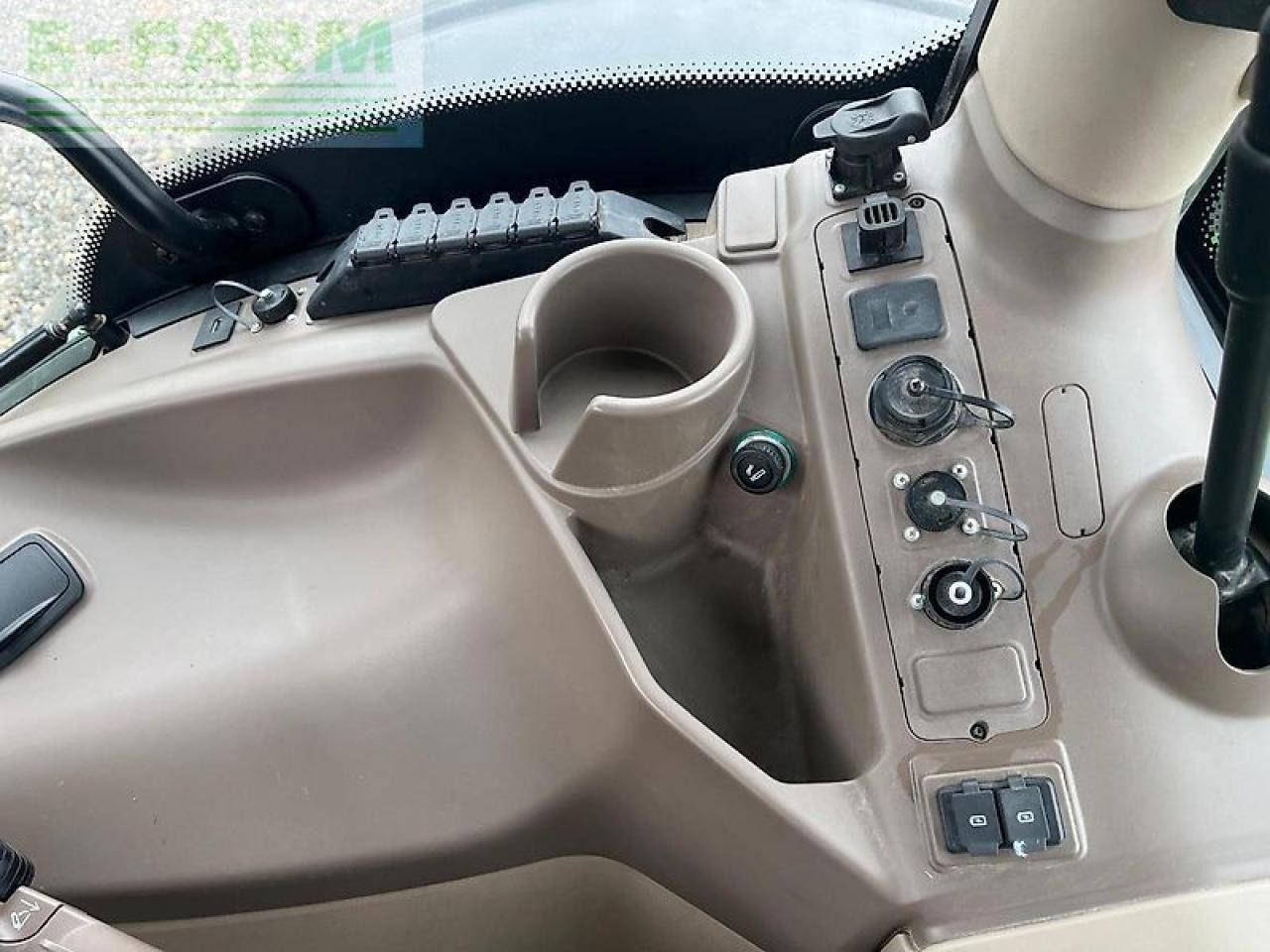 Farm tractor John Deere 6r195: picture 17 Farm tractor John Deere 6r195: picture 17