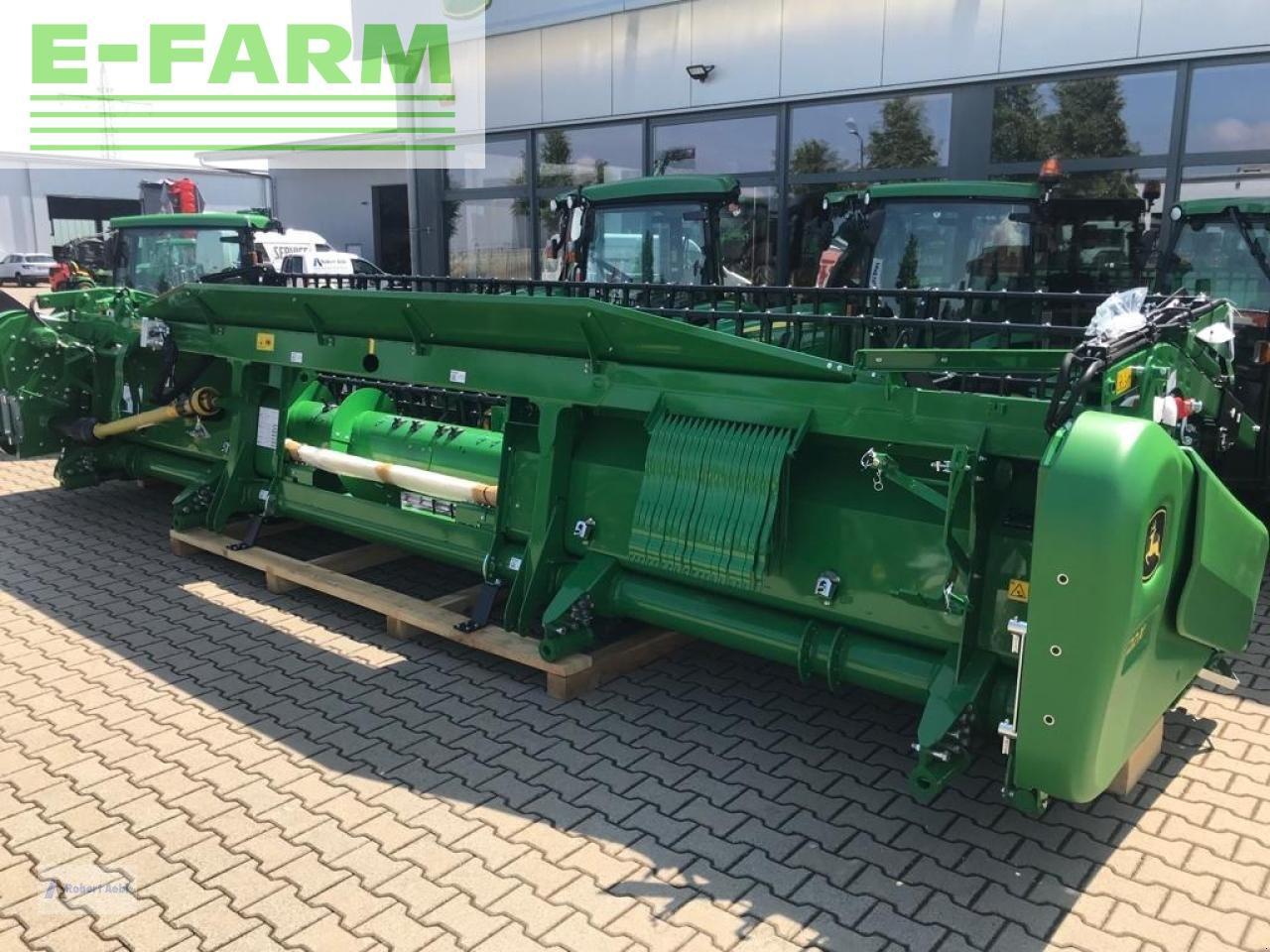 John Deere 722x - Grain header: picture 2 John Deere 722x - Grain header: picture 2
