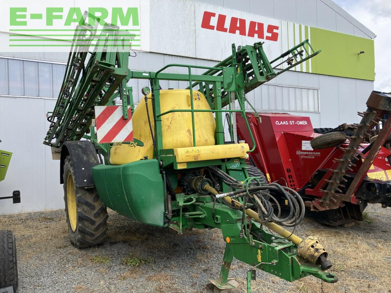 John Deere 724 - Trailed sprayer: picture 2 John Deere 724 - Trailed sprayer: picture 2