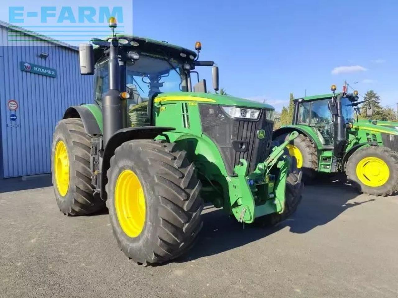 Farm tractor John Deere 7310r: picture 6