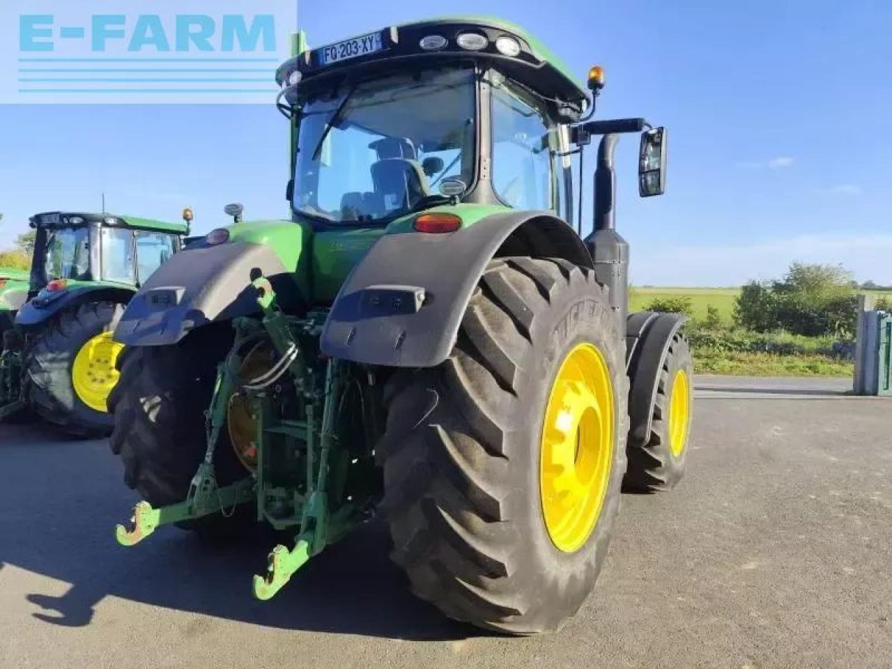 Farm tractor John Deere 7310r: picture 7