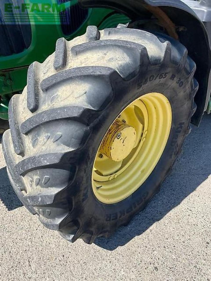 John Deere 7430 - Farm tractor: picture 5 John Deere 7430 - Farm tractor: picture 5