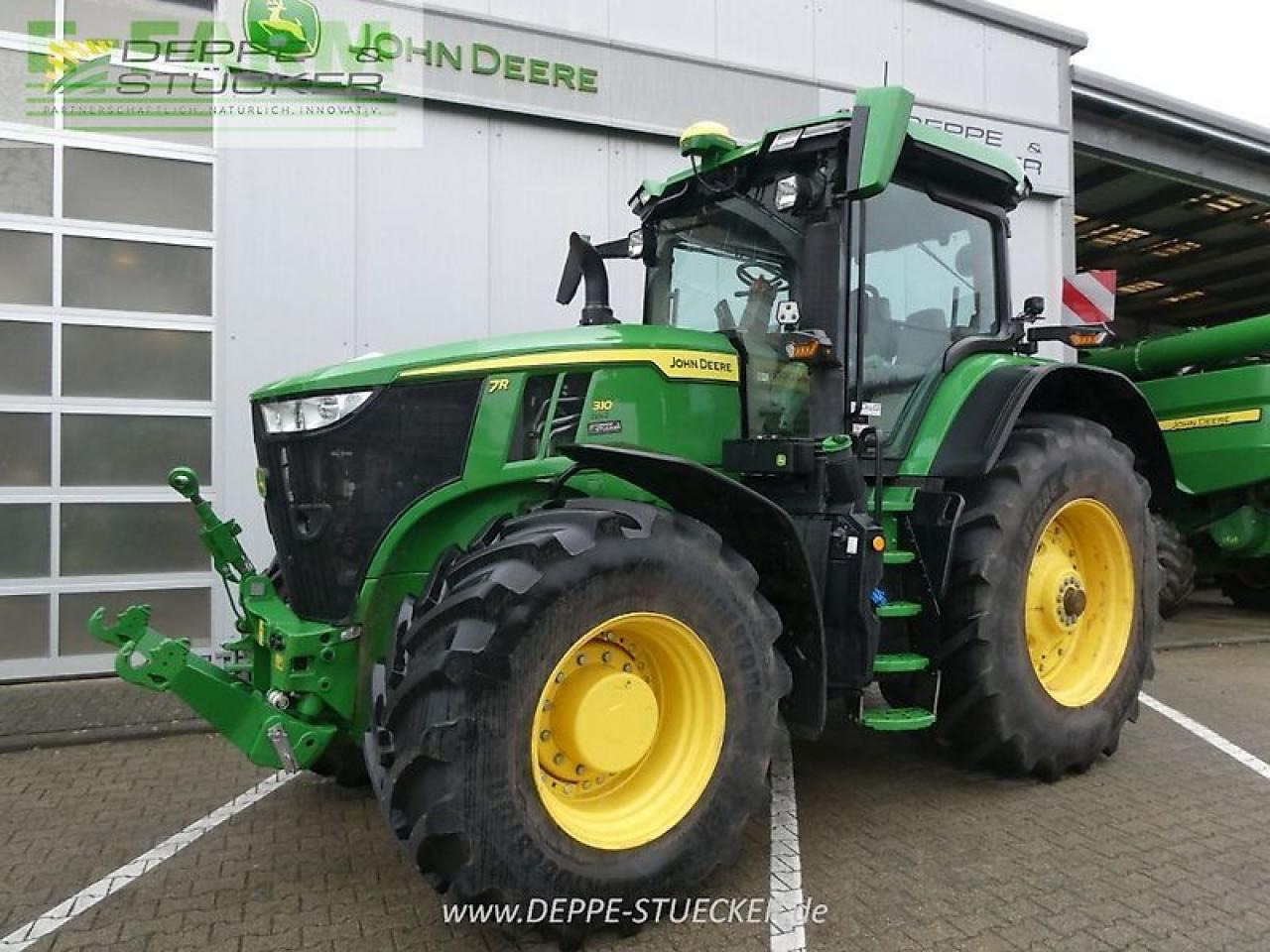 John Deere 7r 310 - Farm tractor: picture 1 John Deere 7r 310 - Farm tractor: picture 1