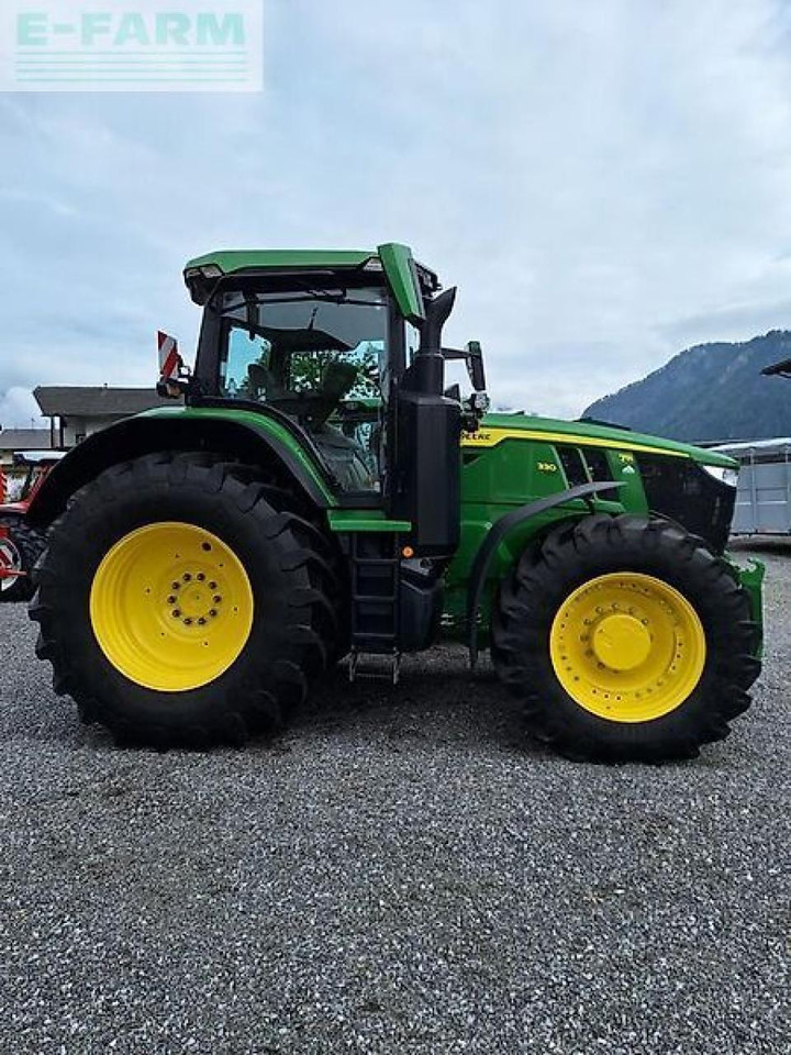 Farm tractor John Deere 7r 330: picture 7