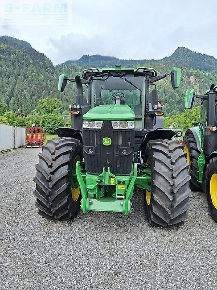 Farm tractor John Deere 7r 330: picture 6