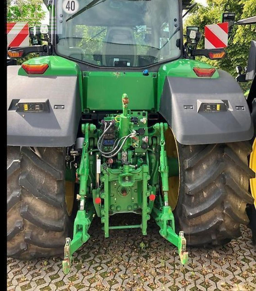 John Deere 7r 330 - Farm tractor: picture 2 John Deere 7r 330 - Farm tractor: picture 2