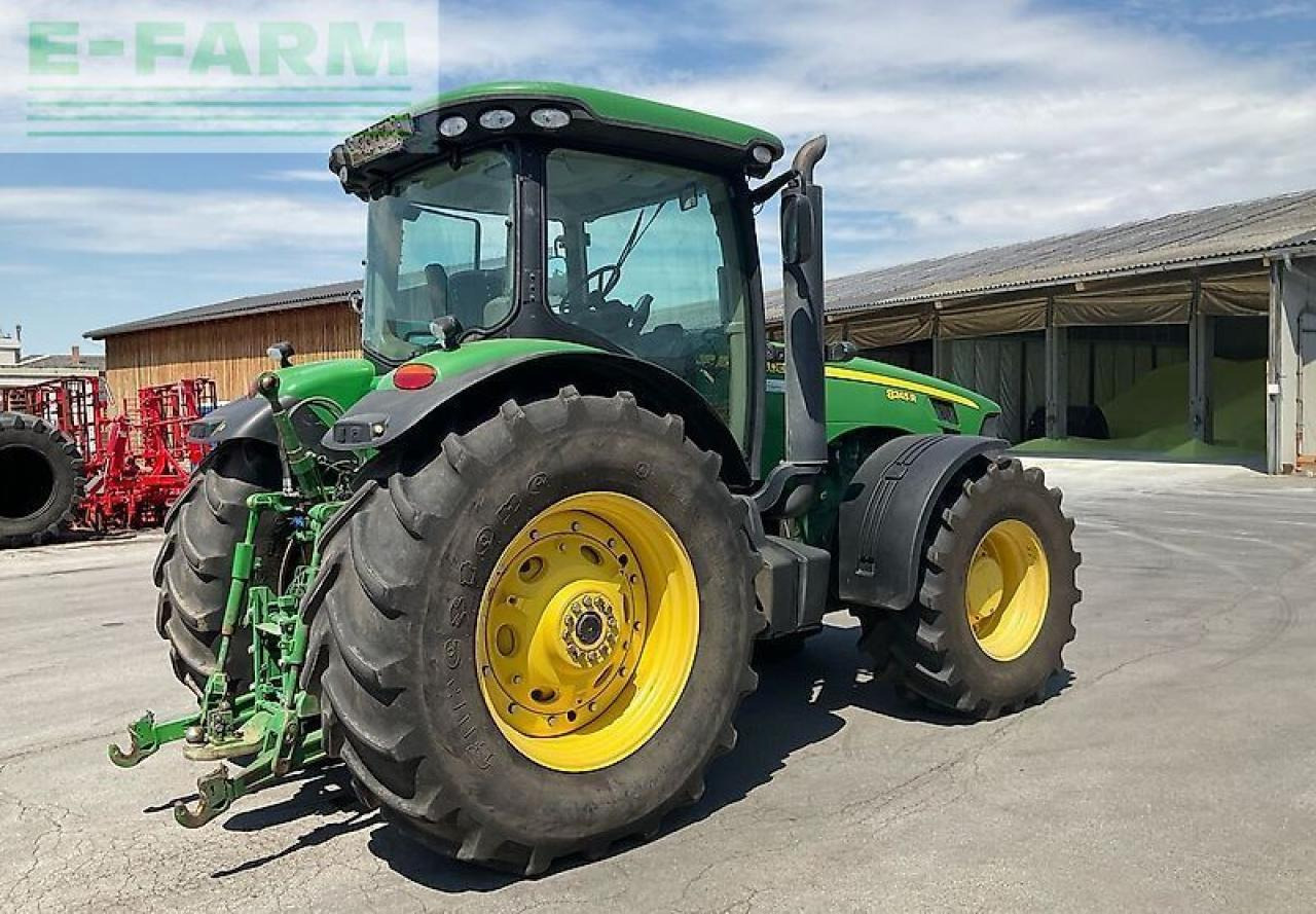 John Deere 8245r - Farm tractor: picture 3 John Deere 8245r - Farm tractor: picture 3