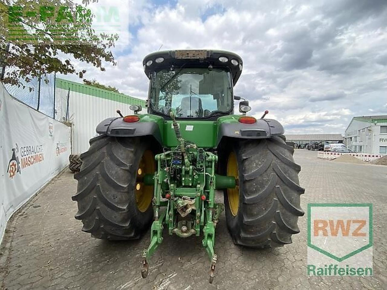 John Deere 8245r - Farm tractor: picture 3 John Deere 8245r - Farm tractor: picture 3