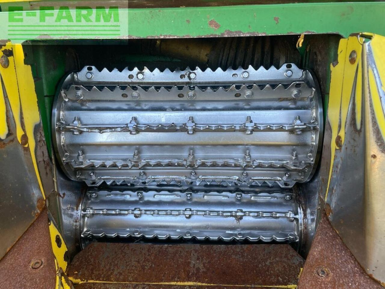 Forage harvester John Deere 8300: picture 10