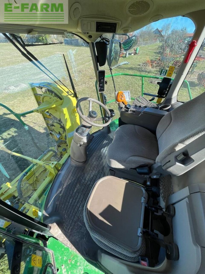 Forage harvester John Deere 8300: picture 14