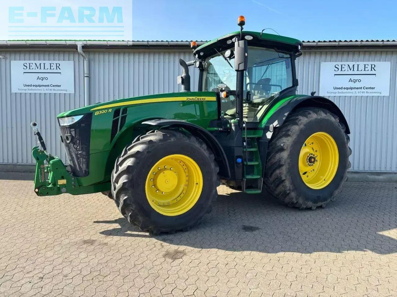 John Deere 8320r - Farm tractor: picture 1 John Deere 8320r - Farm tractor: picture 1
