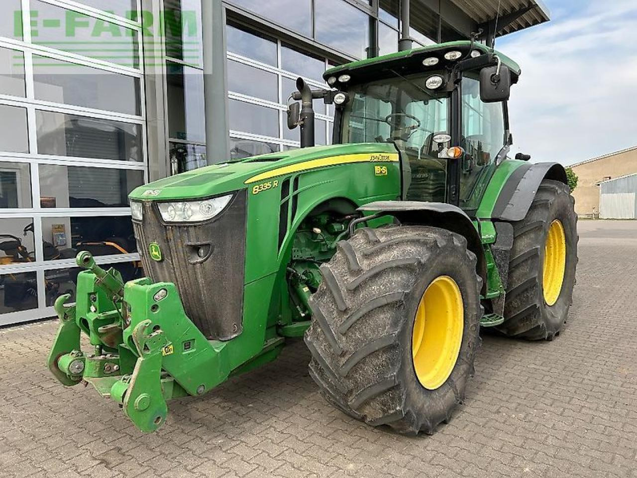 John Deere 8335r - Farm tractor: picture 2 John Deere 8335r - Farm tractor: picture 2