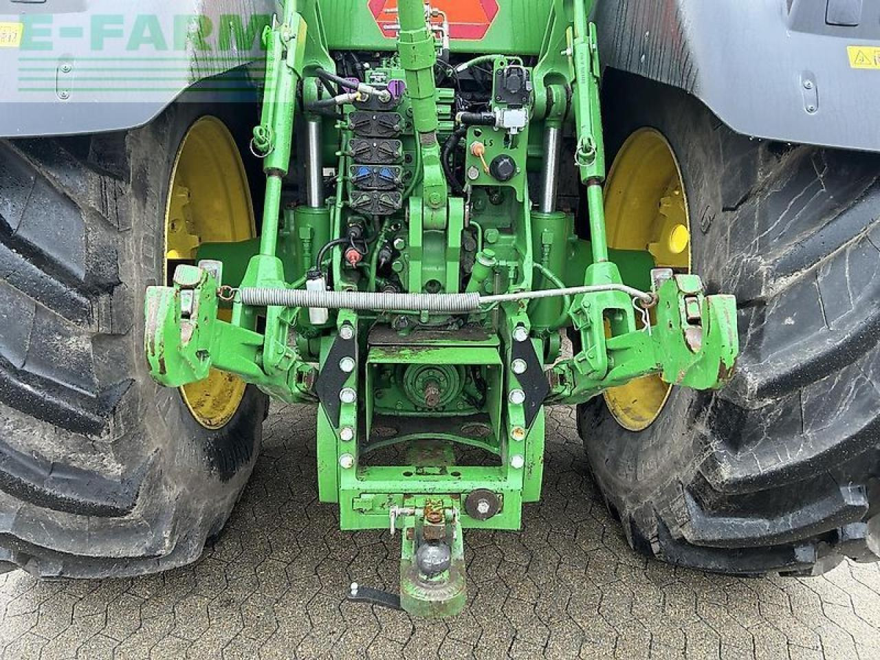 John Deere 8345r - Farm tractor: picture 5 John Deere 8345r - Farm tractor: picture 5