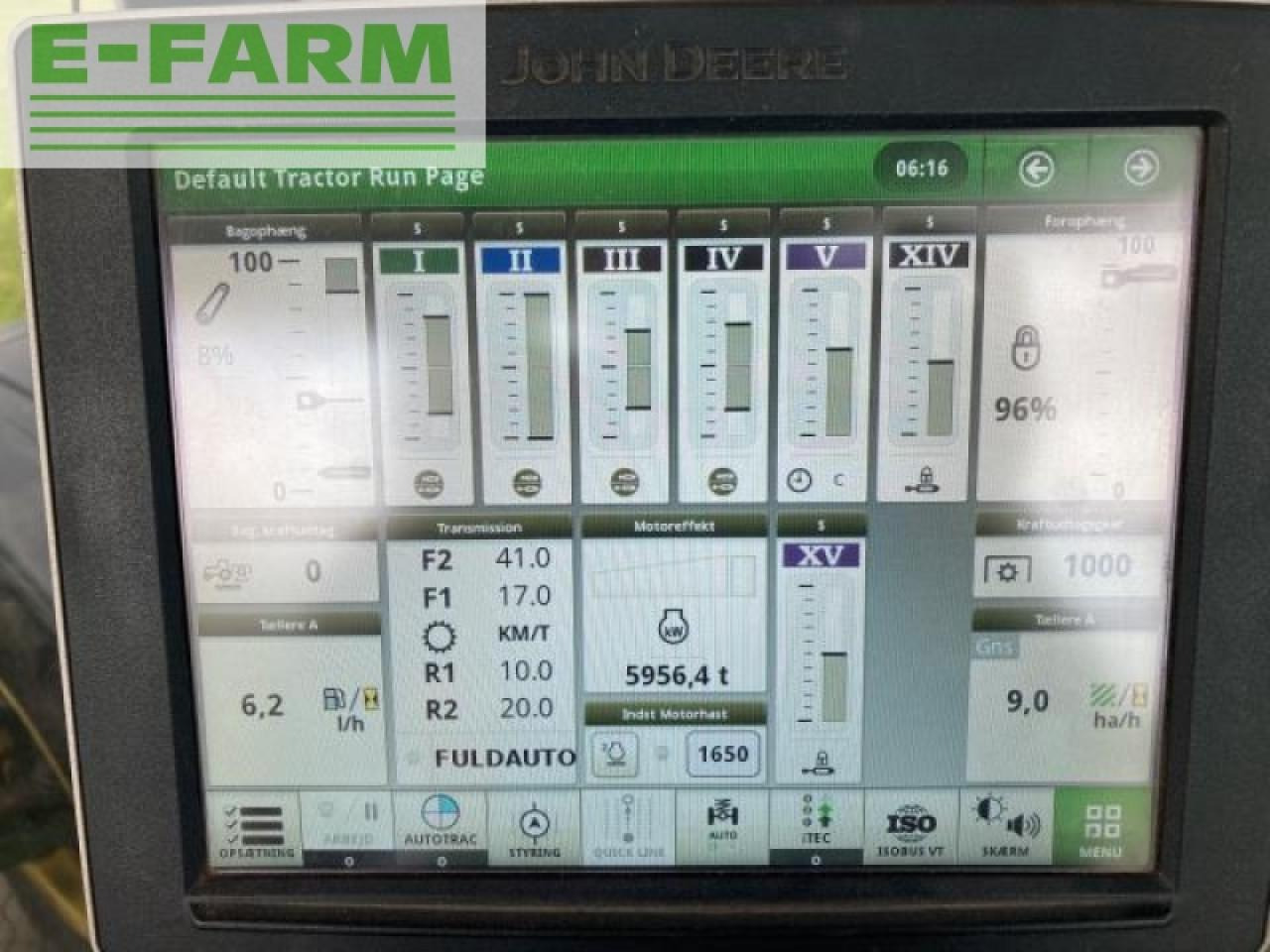 Farm tractor John Deere 8370r: picture 12