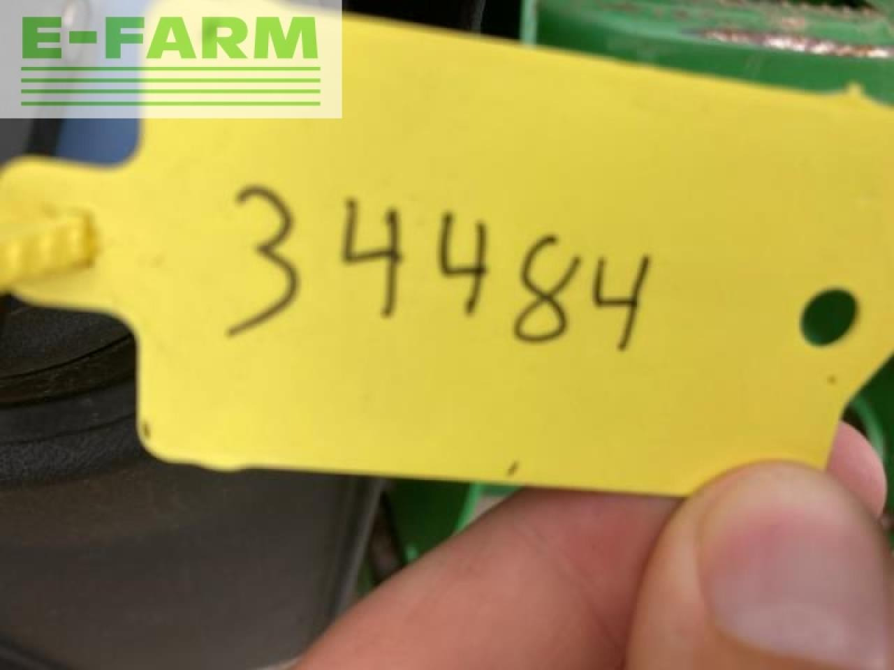 Farm tractor John Deere 8370r: picture 14