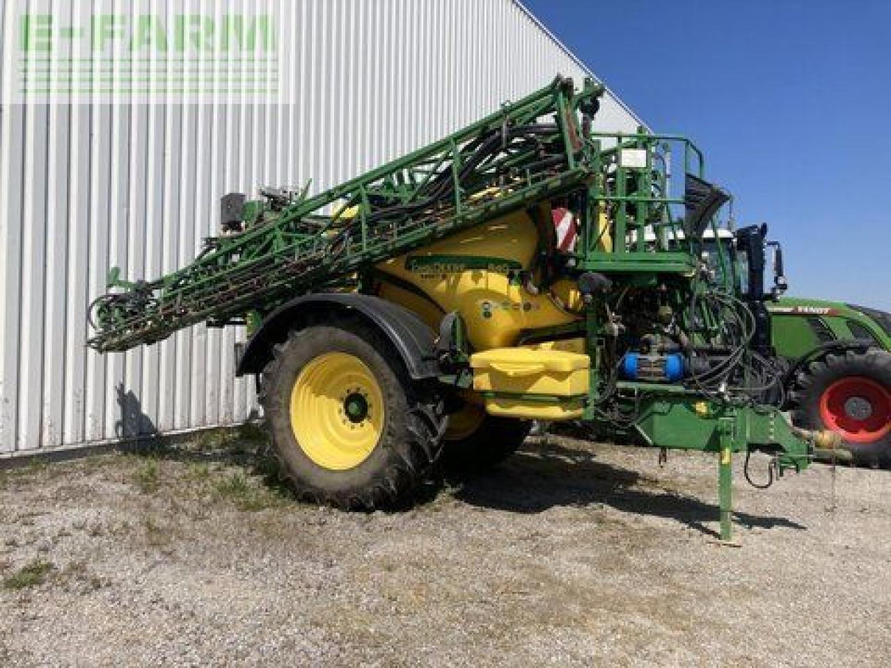 John Deere 840 tf - Trailed sprayer: picture 1 John Deere 840 tf - Trailed sprayer: picture 1