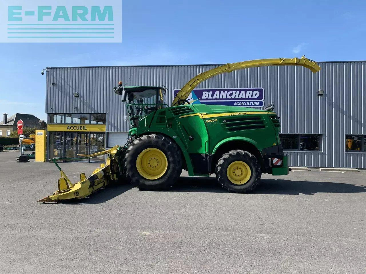 John Deere 8600 - Forage harvester: picture 1 John Deere 8600 - Forage harvester: picture 1