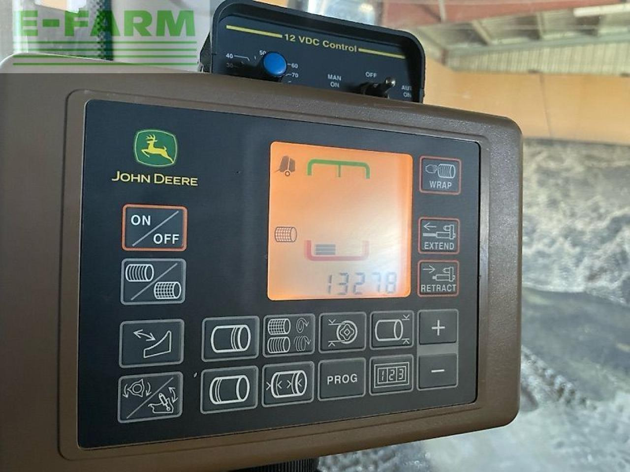 John Deere 864 maxi cut - Square baler: picture 2 John Deere 864 maxi cut - Square baler: picture 2