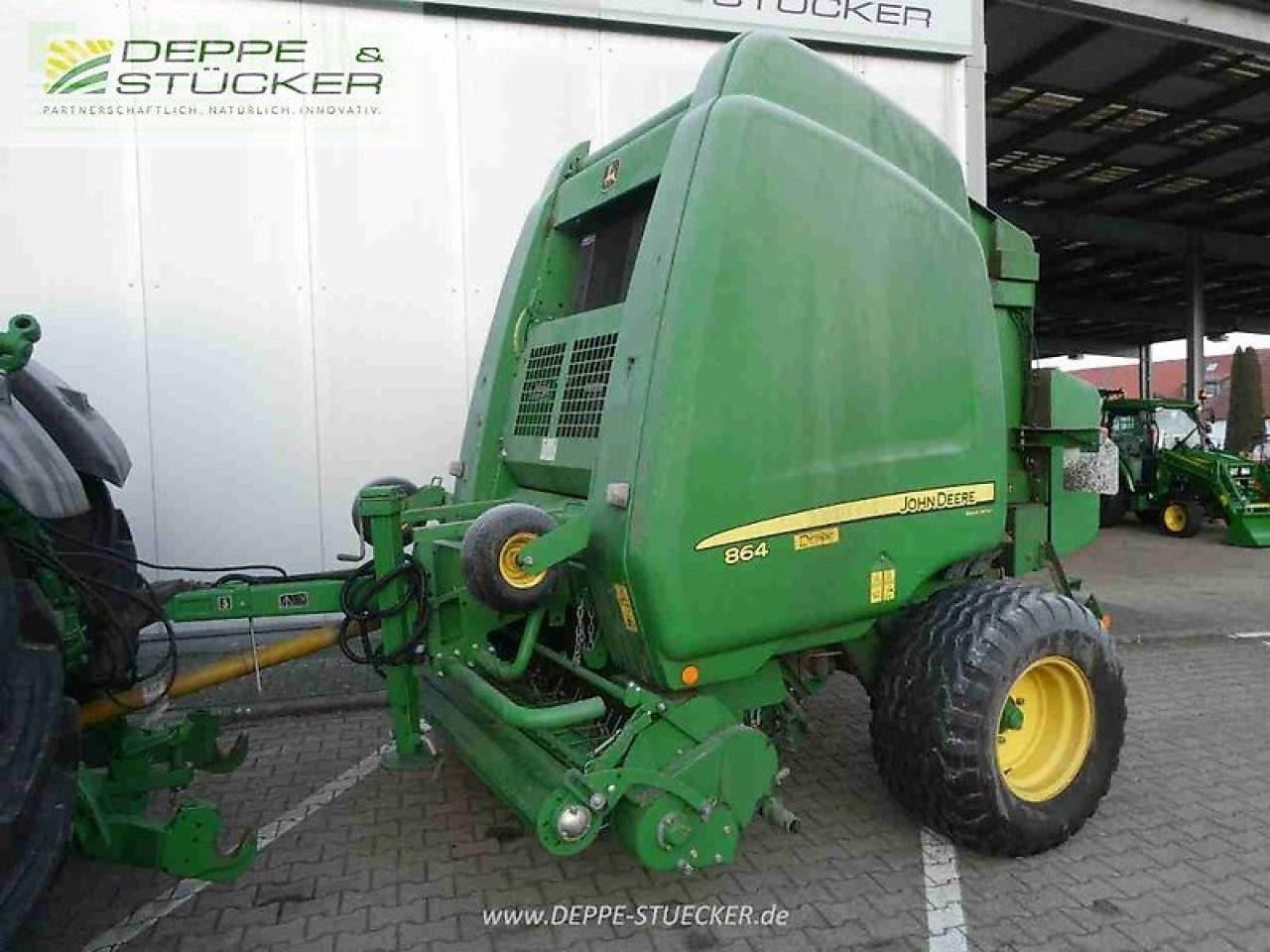 John Deere 864 maxi cut - Square baler: picture 1 John Deere 864 maxi cut - Square baler: picture 1
