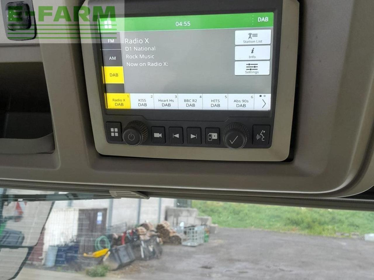 Farm tractor John Deere 8RX 410: picture 9