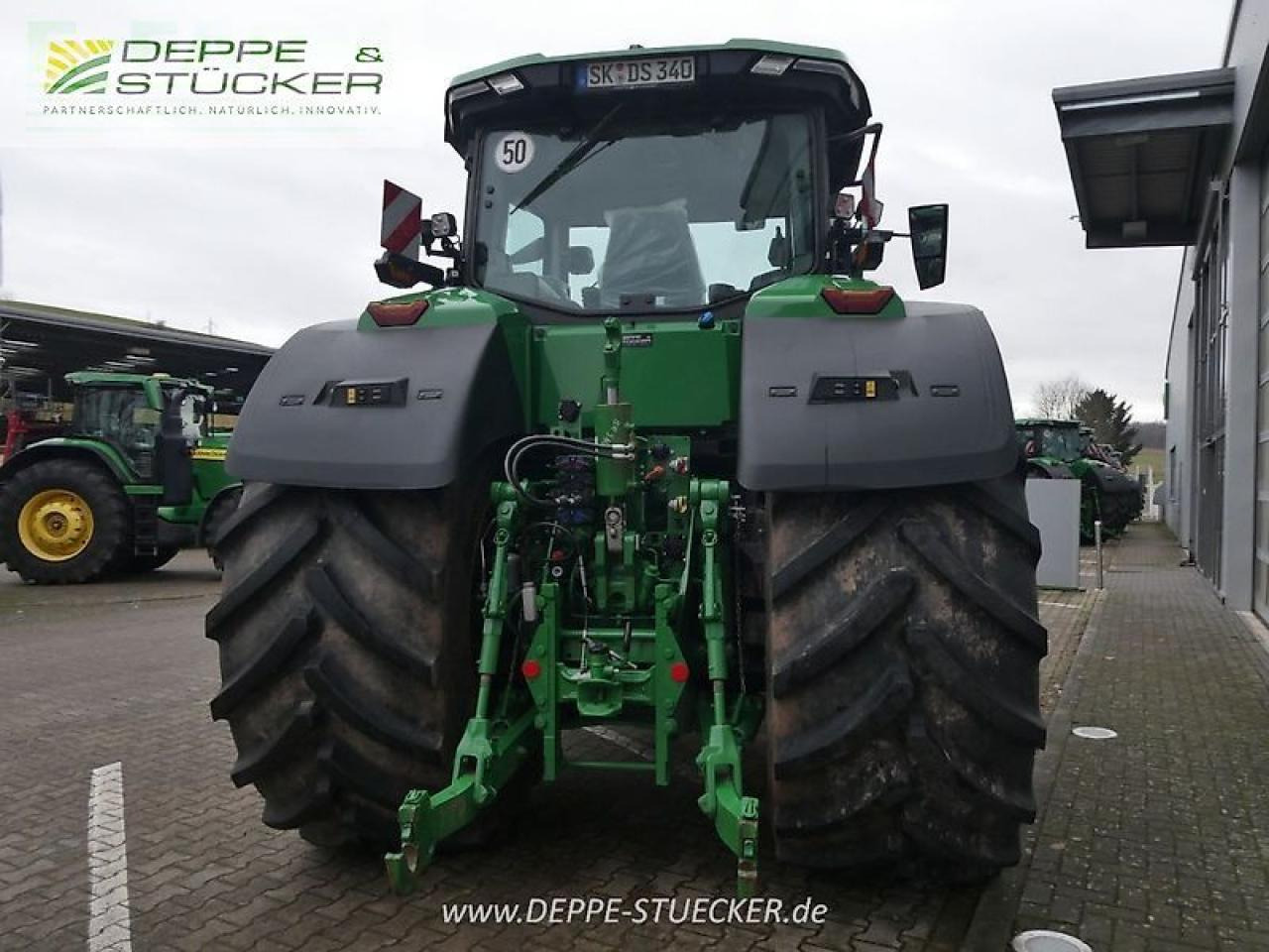 John Deere 8r 340 - Farm tractor: picture 3 John Deere 8r 340 - Farm tractor: picture 3