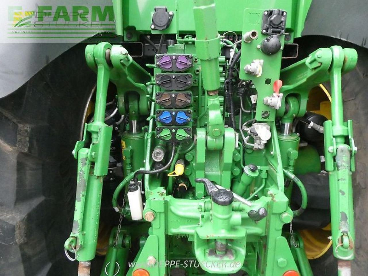 John Deere 8r370 autotrac - Farm tractor: picture 3 John Deere 8r370 autotrac - Farm tractor: picture 3