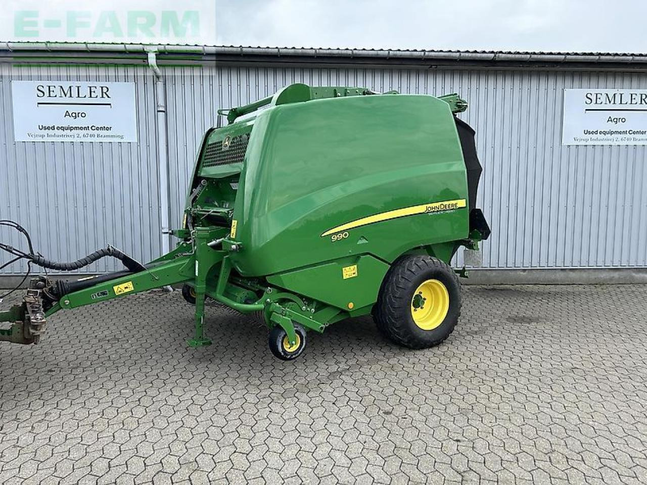 John Deere 990 - Square baler: picture 1 John Deere 990 - Square baler: picture 1