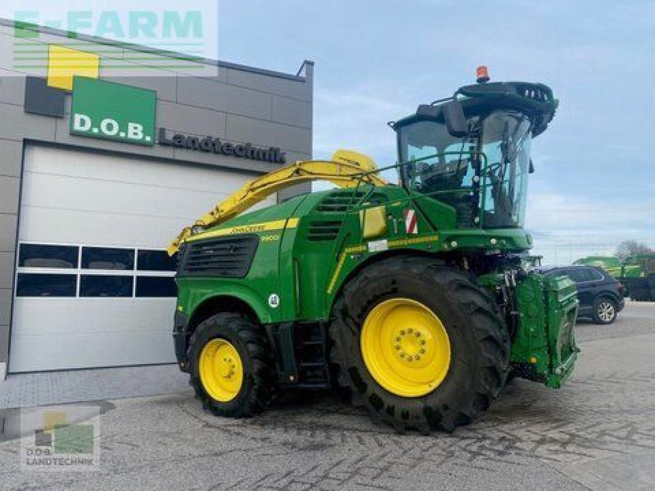 John Deere 9900 i - Forage harvester: picture 1 John Deere 9900 i - Forage harvester: picture 1