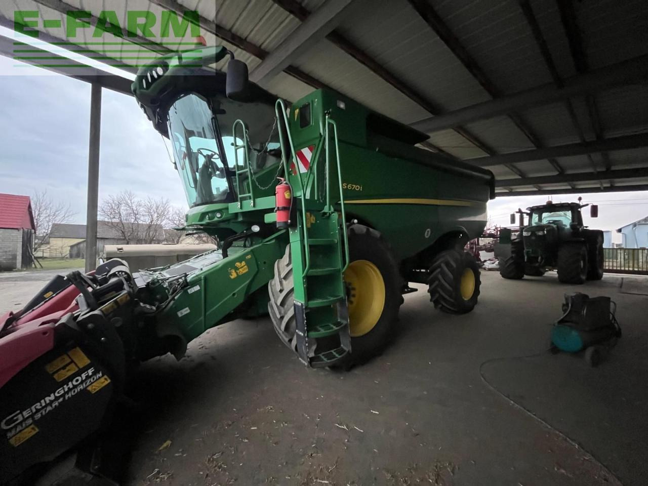 John Deere S670i - Combine harvester: picture 1 John Deere S670i - Combine harvester: picture 1