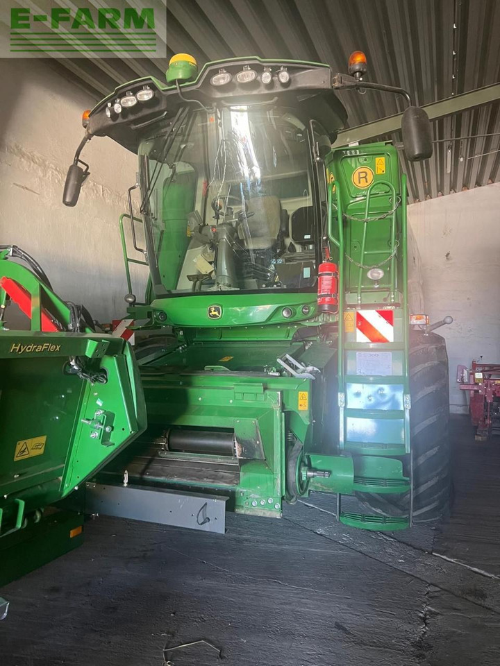 John Deere T550 - Combine harvester: picture 3 John Deere T550 - Combine harvester: picture 3