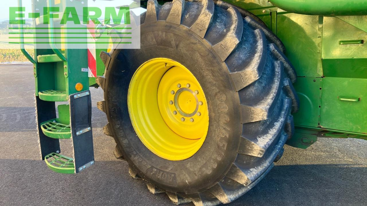 John Deere T550 HM - Combine harvester: picture 5 John Deere T550 HM - Combine harvester: picture 5