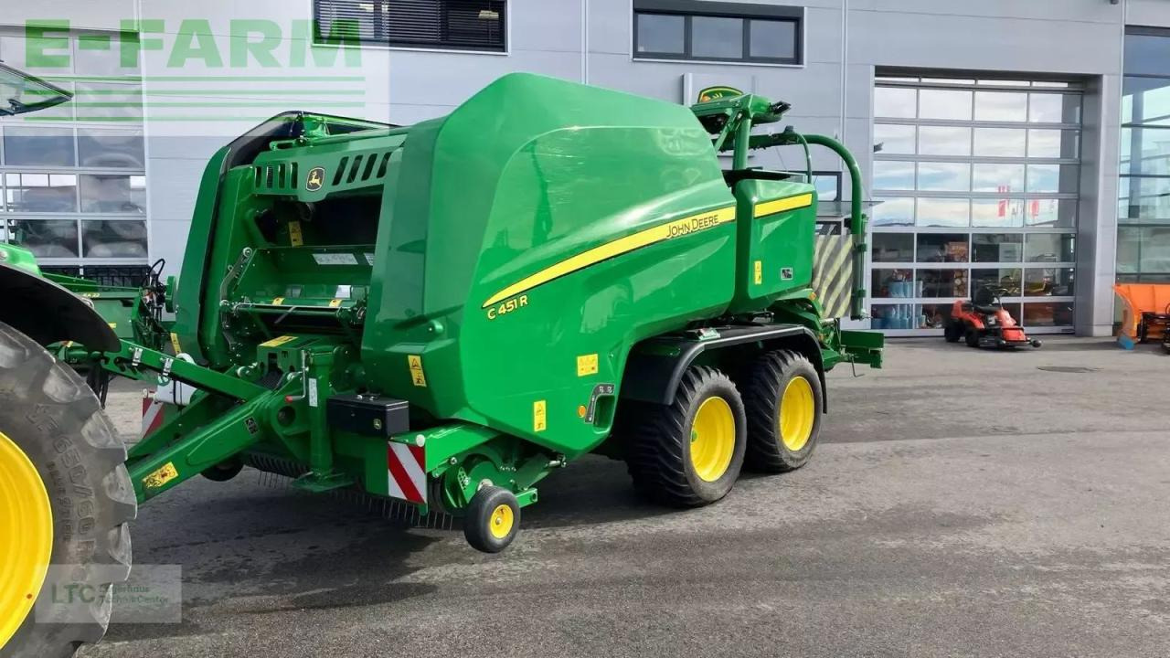 John Deere c451r - Square baler: picture 1 John Deere c451r - Square baler: picture 1