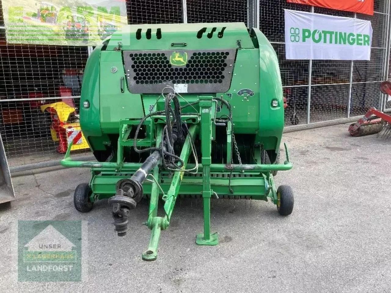 John Deere f440m - Square baler: picture 2 John Deere f440m - Square baler: picture 2