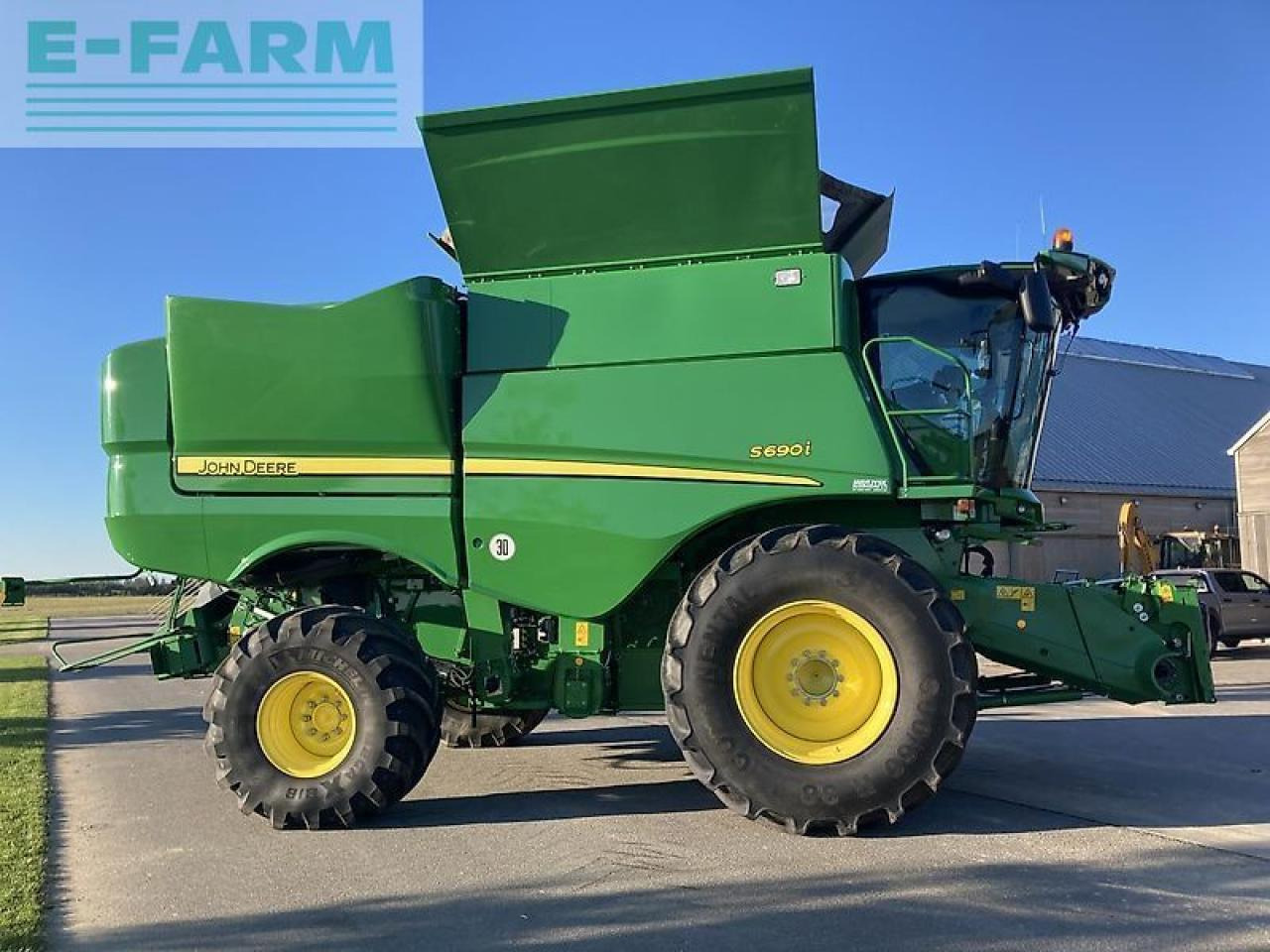 John Deere s690i - Combine harvester: picture 2 John Deere s690i - Combine harvester: picture 2