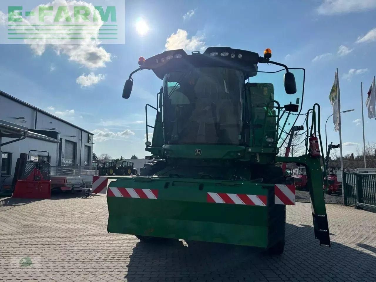 John Deere t550 - Combine harvester: picture 2 John Deere t550 - Combine harvester: picture 2