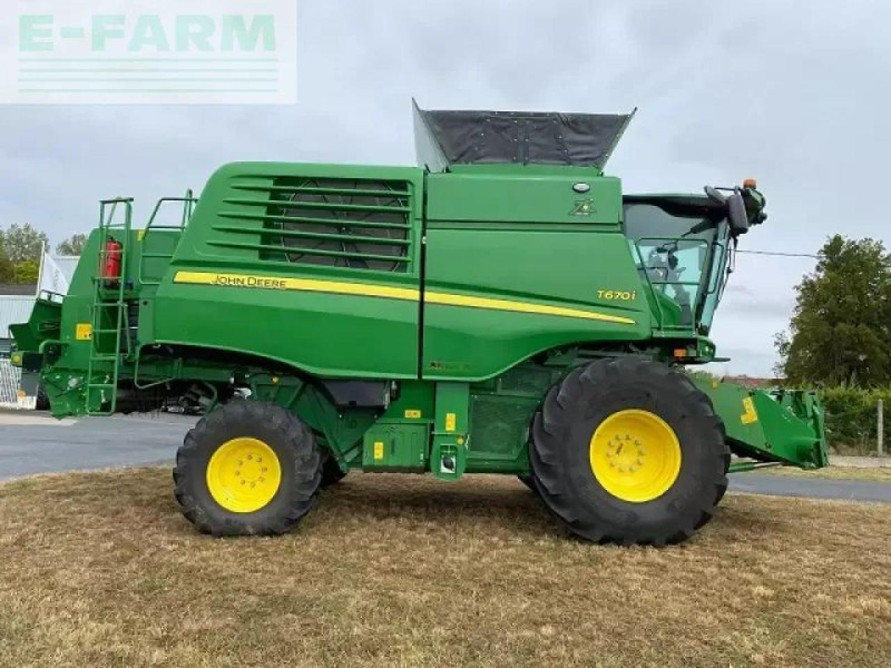 John Deere t670 - Combine harvester: picture 2 John Deere t670 - Combine harvester: picture 2