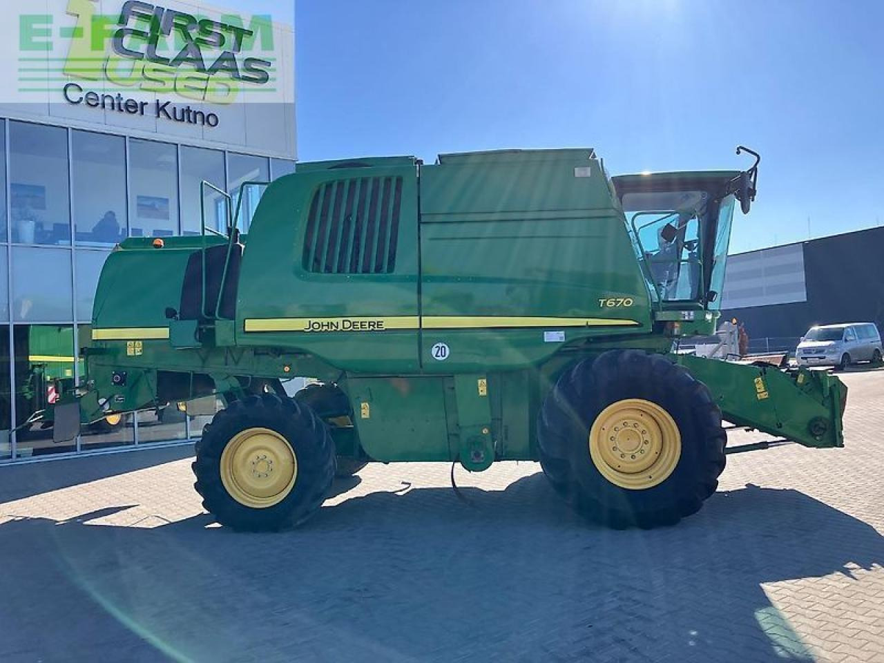 John Deere t670 - Combine harvester: picture 2 John Deere t670 - Combine harvester: picture 2